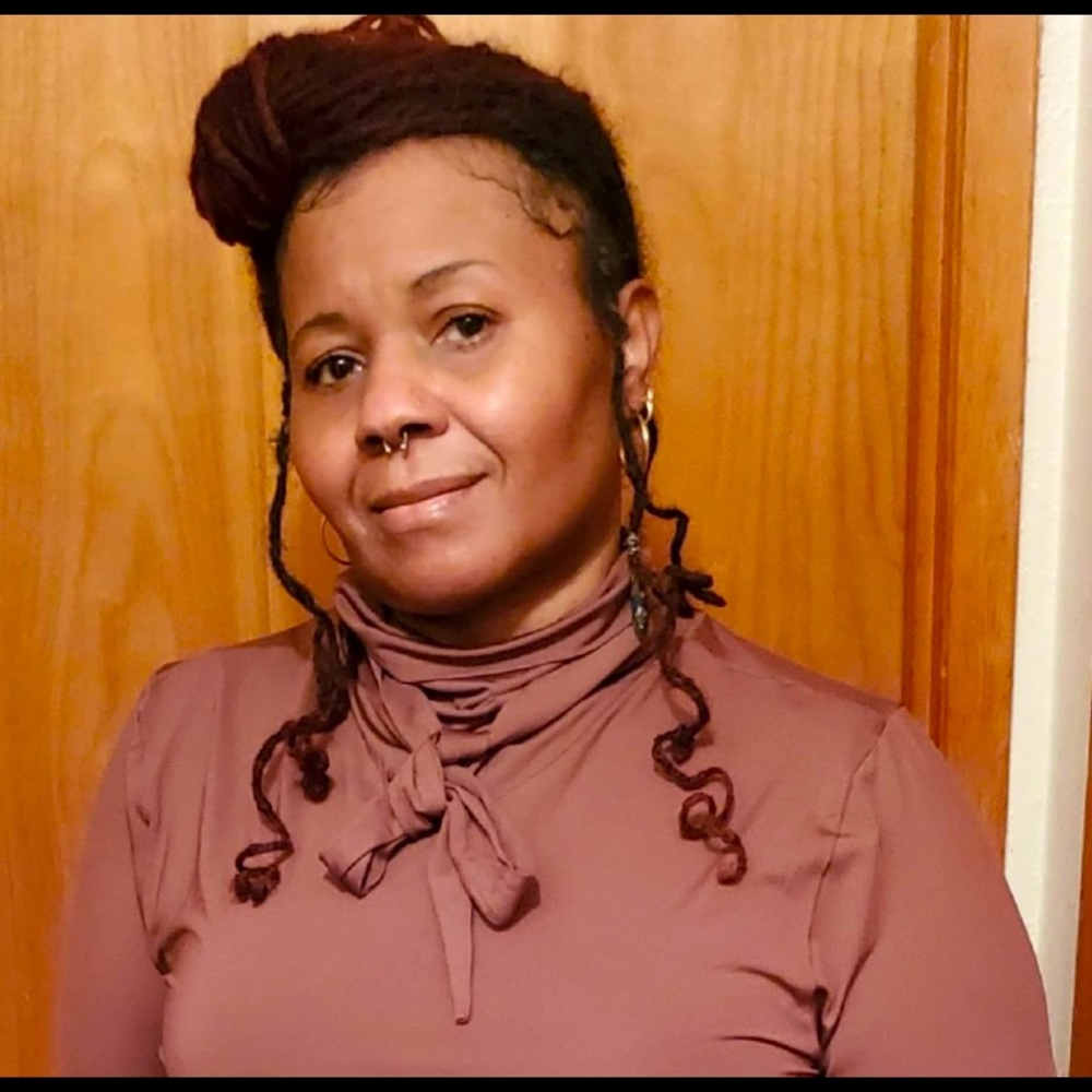 Meet your Posher, Yvette